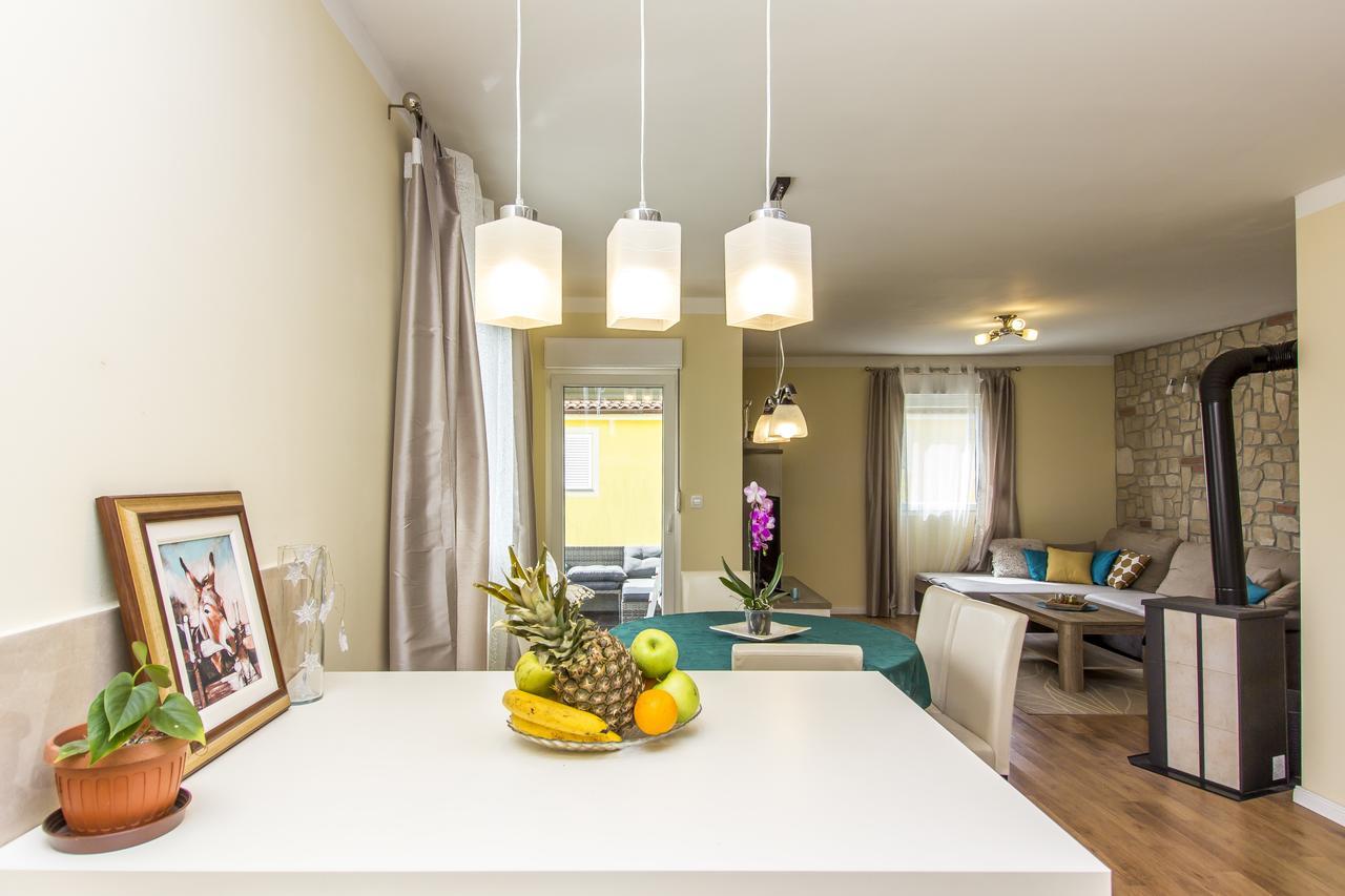 Apartman Maxim Apartment Pula Exterior photo