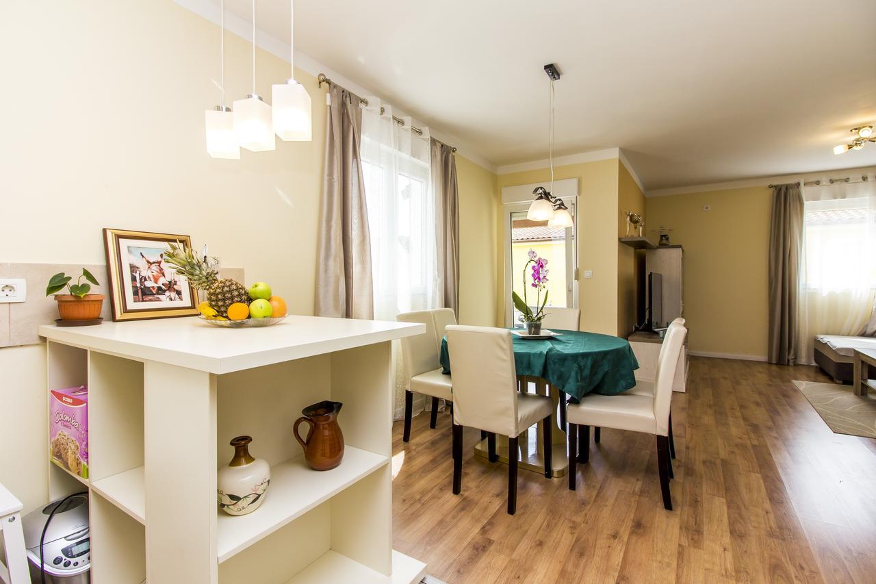 Apartman Maxim Apartment Pula Exterior photo