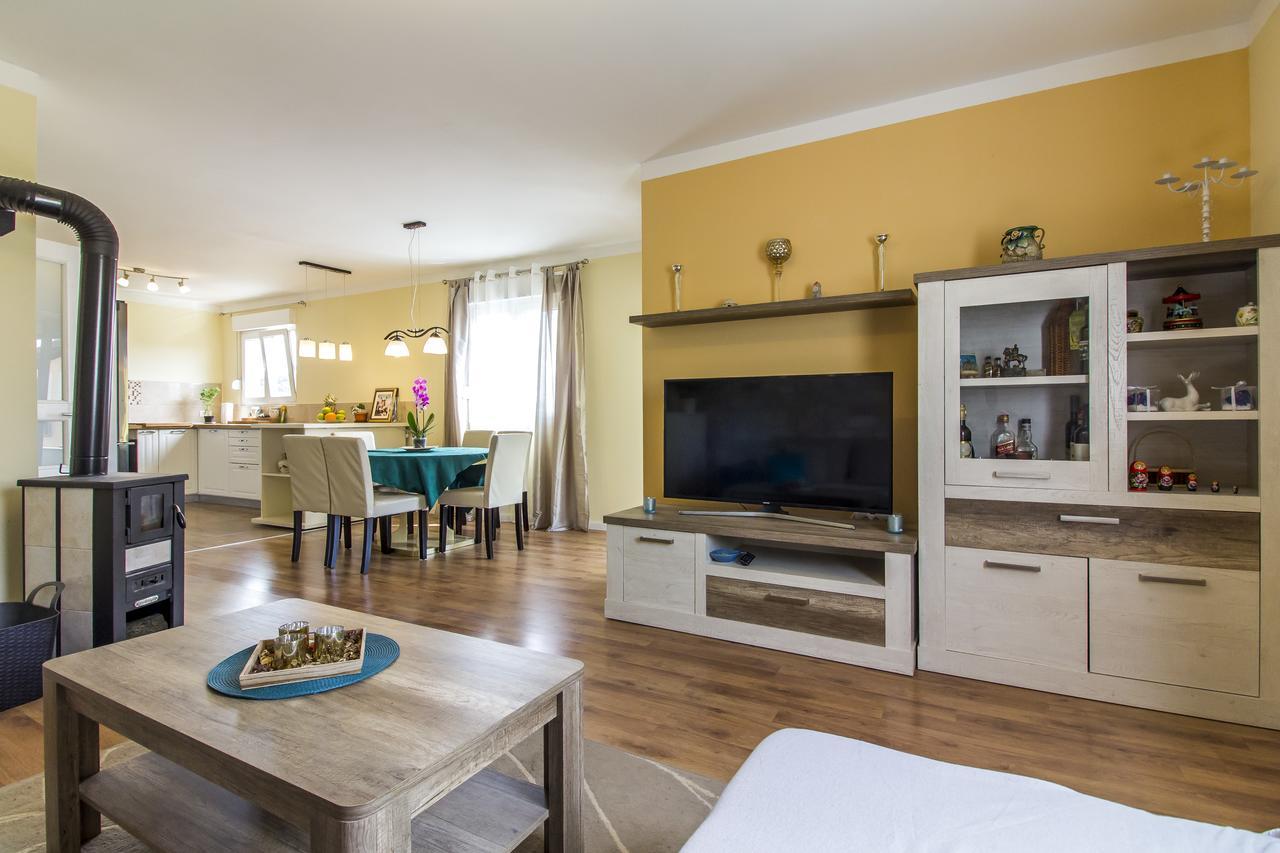 Apartman Maxim Apartment Pula Exterior photo